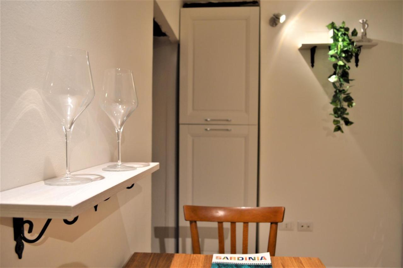 Domu 600 - Suite Mini Appartamento Cagliari Centro Storico Exteriér fotografie